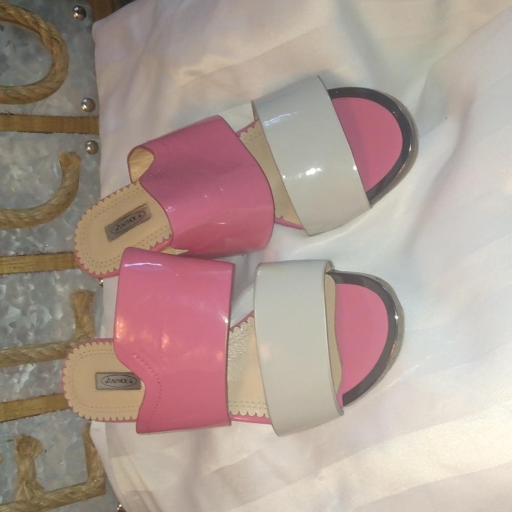 Luv Shoes pink and white heel sandals Sz 39/ 8.5
